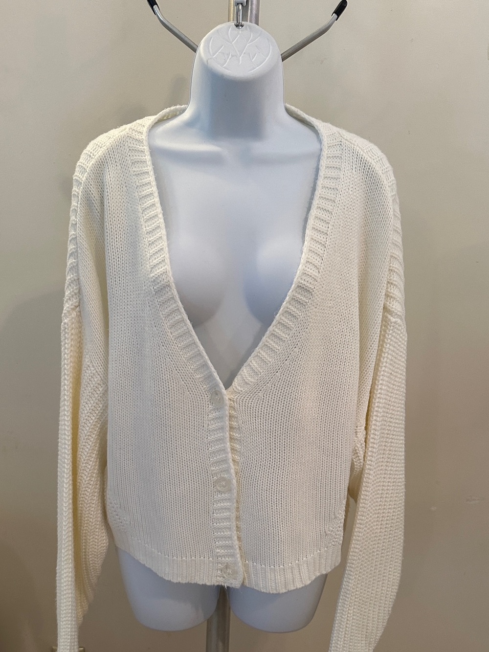 525 America Cream V-Neck Button-Front Knit Cardigan
